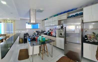 Imagem: A casa possui 3 Dormitórios, 2 Banheiros, 1 Vaga na garagem