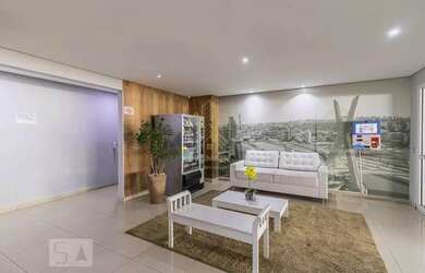 Imagem: O apartamento possui 1 Dormitório, 1 Banheiro, 1 Vaga na garagem