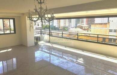 Imagem: O apartamento possui 4 Dormitórios, 5 Banheiros, 3 Vagas na