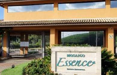 Imagem: A casa em condomínio possui 4 Dormitórios, 5 Banheiros, 2