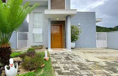 Imagem: A casa em condomínio possui 4 Dormitórios, 3 Banheiros, 2