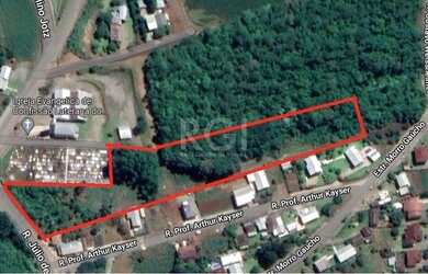 Imagem: O terreno possui 15.290m² de Área e está localizado em Alto