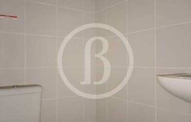 Imagem: O depósito possui 1 Vaga na garagem, 37m² de Área e está