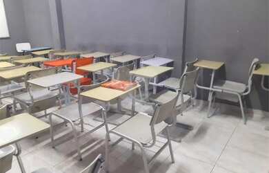 Imagem 2: Casa em Brás de Pina. Varanda, 262m² de Área, 1 Vaga na garageme1 Dormitório