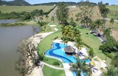 Imagem: O terreno possui 825m² de Área, Imóvel novo e está localizado