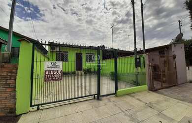 Imagem: A casa possui 3 Dormitórios, 2 Banheiros, 1 Vaga na garagem