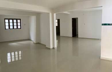 Imagem: A casa possui 5 Dormitórios, 3 Banheiros, 3 Vagas na garagem