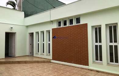 Imagem: A casa possui 4 Dormitórios, 5 Banheiros, 2 Vagas na garagem