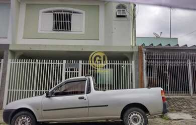 Imagem: A casa possui 3 Dormitórios, 3 Banheiros, 3 Vagas na garagem