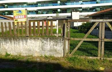 Imagem: A casa possui 2 Dormitórios, 1 Banheiro, 4 Vagas na garagem