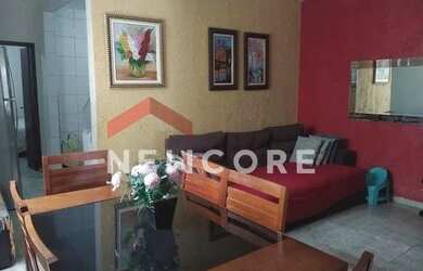 Imagem: A casa possui 3 Dormitórios, 2 Banheiros, 1 Vaga na garagem