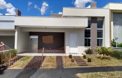 Imagem: A casa em condomínio possui 3 Dormitórios, 3 Banheiros, 4