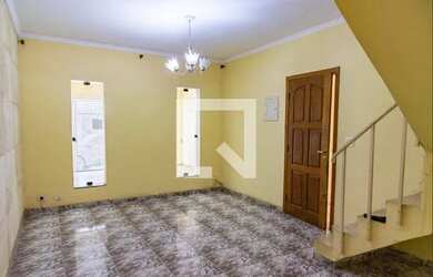 Imagem: A casa possui 2 Dormitórios, 3 Banheiros, 2 Vagas na garagem