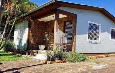 Imagem: A casa possui 2 Dormitórios, 2 Banheiros, 4 Vagas na garagem