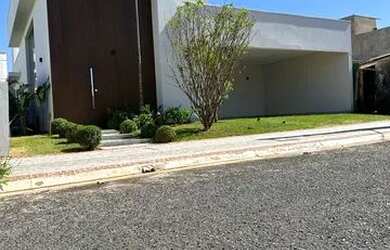 Imagem: A casa em condomínio possui 3 Dormitórios, 3 Banheiros, 4