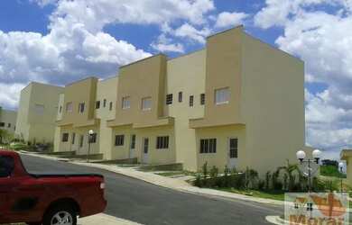 Imagem: A casa possui 3 Dormitórios, 1 Banheiro, 2 Vagas na garagem