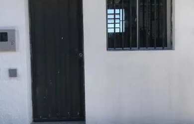 Imagem: A casa possui 1 Dormitório, 1 Banheiro, 38m² de Área e está