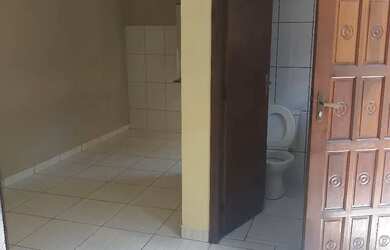 Imagem: A casa em condomínio possui 1 Dormitório, 1 Banheiro, 40m²