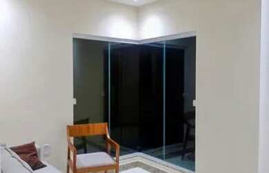 Imagem: A casa possui 4 Dormitórios, 3 Banheiros, 2 Vagas na garagem