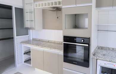 Imagem: A casa em condomínio possui 4 Dormitórios, 3 Banheiros, 4