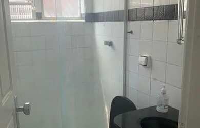 Imagem: O apartamento possui 1 Dormitório, 1 Banheiro, 1 Vaga na garagem