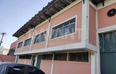 Imagem: O depósito possui 5 Vagas na garagem, 294m² de Área e está