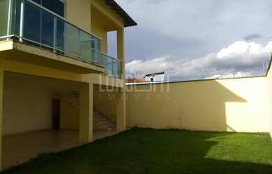 Imagem: A casa possui 3 Dormitórios, 1 Banheiro, 3 Vagas na garagem