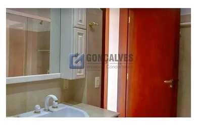 Imagem: O studio possui 1 Dormitório, 1 Banheiro, 1 Vaga na garagem