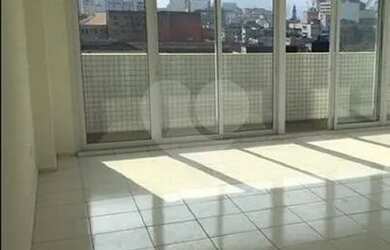 Imagem: O depósito possui 1 Vaga na garagem, 150m² de Área e está