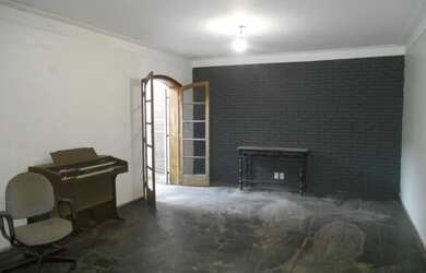 Imagem: A casa possui 3 Dormitórios, 4 Banheiros, 2 Vagas na garagem