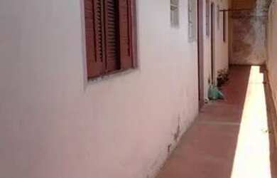 Imagem: A casa possui 1 Dormitório, 1 Banheiro, 40m² de Área e está