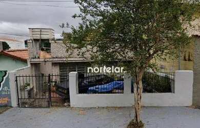 Imagem: O terreno possui 233m² de Área, Imóvel novo e está localizado