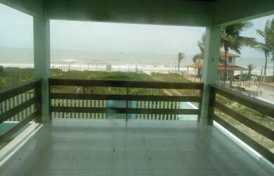 Imagem: CASA À BEIRA-MAR EM ALCOBAÇA-BA