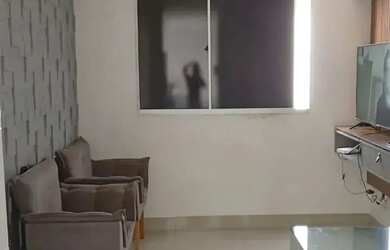 Imagem: O apartamento possui 2 Dormitórios, 1 Banheiro, 1 Vaga na garagem