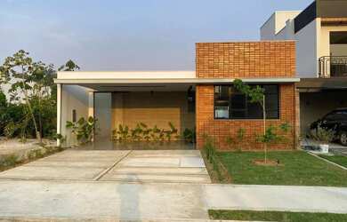 Imagem: A casa em condomínio possui 3 Dormitórios, 1 Banheiro, 4 Vagas