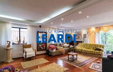 Imagem: O apartamento possui 4 Dormitórios, 4 Banheiros, 3 Vagas na