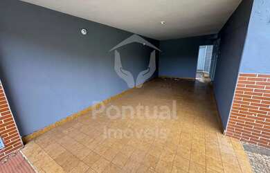 Imagem: A casa possui 3 Dormitórios, 3 Banheiros, 1 Vaga na garagem