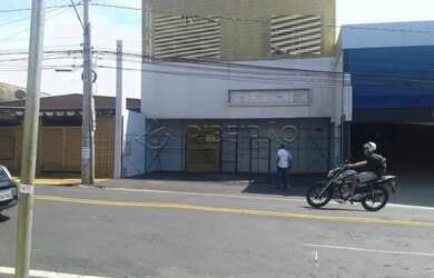 Imagem: O depósito possui 3 Vagas na garagem e 750m² de Área e está