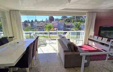 Imagem: A casa possui 3 Dormitórios, 4 Banheiros, 3 Vagas na garagem