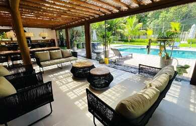 Imagem: A casa em condomínio possui 5 Dormitórios, 5 Banheiros, 4