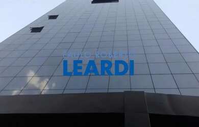 Imagem: O depósito possui 5 Vagas na garagem, 4.431m² de Área e