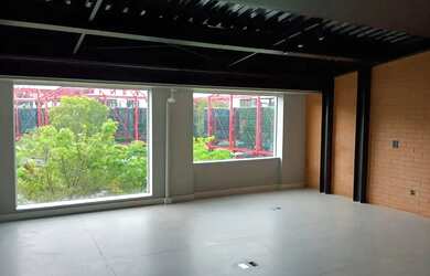 Imagem: O depósito possui 1 Vaga na garagem e 70m² de Área e está