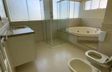 Imagem 10: Casa à venda e para alugar em Santana de Parnaíba, Alphaville, com 6...