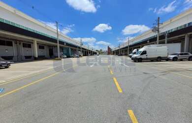 Imagem 1: Galpão para Locação em Itapevi, Itaqui, 5 banheiros, 6 vagas