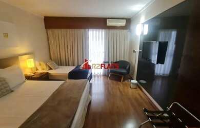 Imagem: O studio possui 1 Dormitório, 1 Banheiro, 1 Vaga na garagem