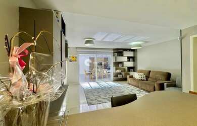 Imagem: A casa em condomínio possui 3 Dormitórios, 4 Banheiros, 2