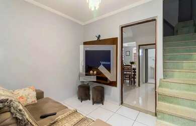 Imagem: A casa à venda possui 5 Dormitórios, 3 Banheiros, 1 Vaga na