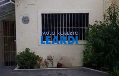 Imagem: A casa possui 1 Dormitório, 1 Banheiro, 1 Vaga na garagem