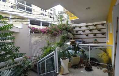 Imagem: A casa possui 4 Dormitórios, 4 Banheiros, 2 Vagas na garagem