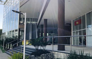 Imagem: O depósito possui 5 Vagas na garagem e 110m² de Área e está